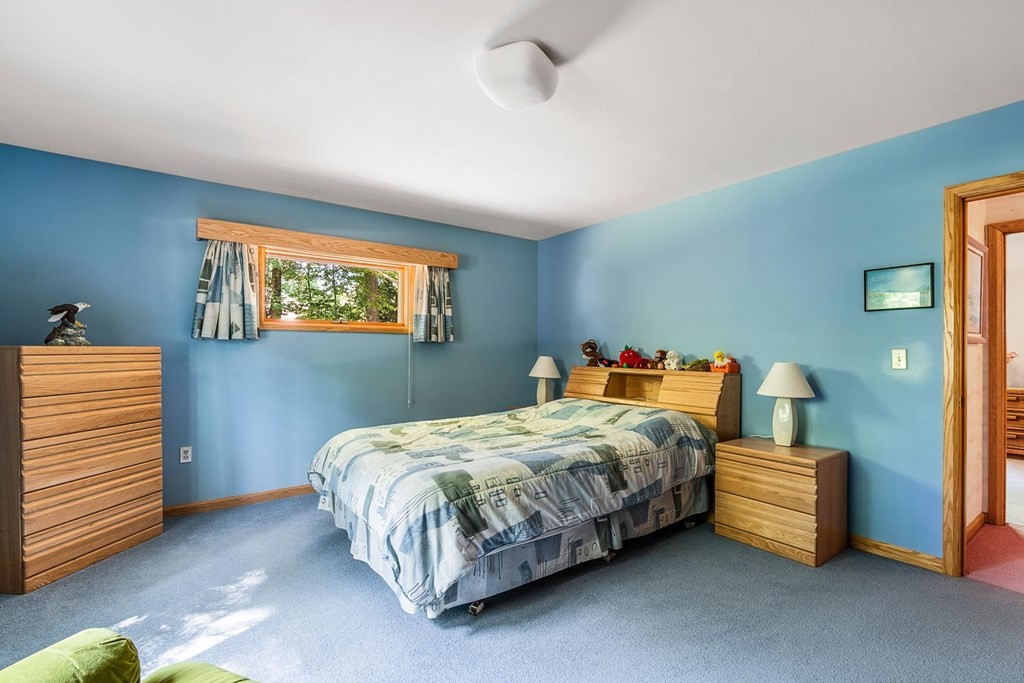 16 Meadowbrook Road Derry, NH 03038 - Photo 25 of 40