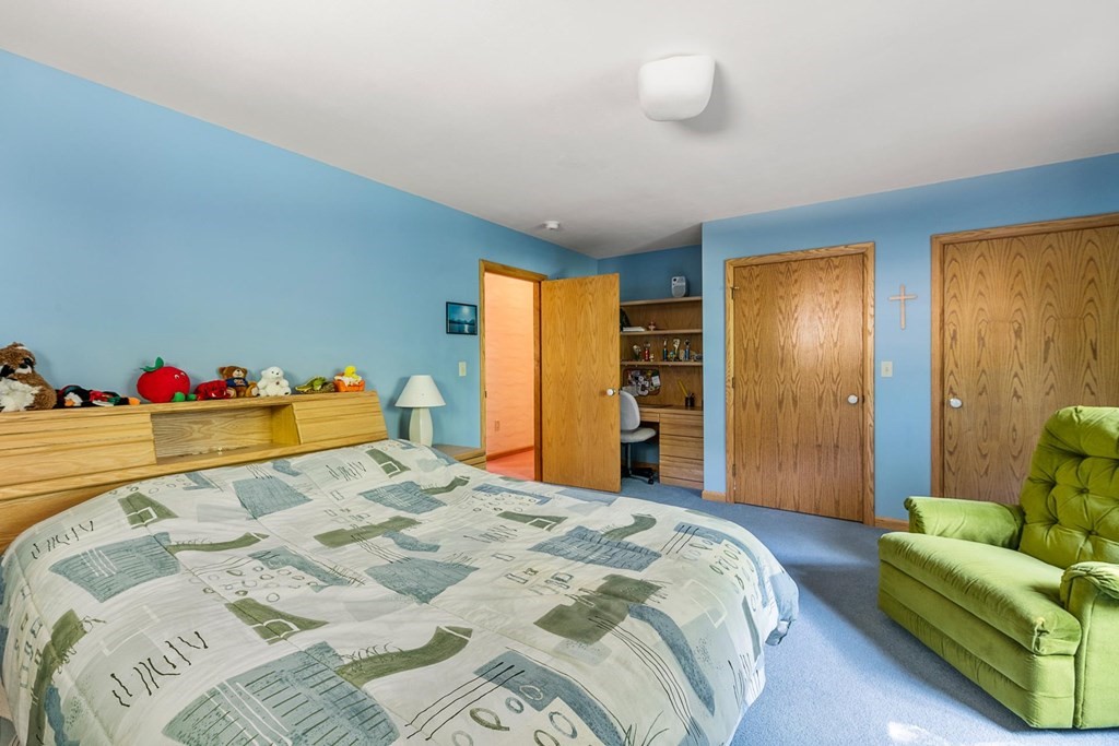 16 Meadowbrook Road Derry, NH 03038 - Photo 26 of 40