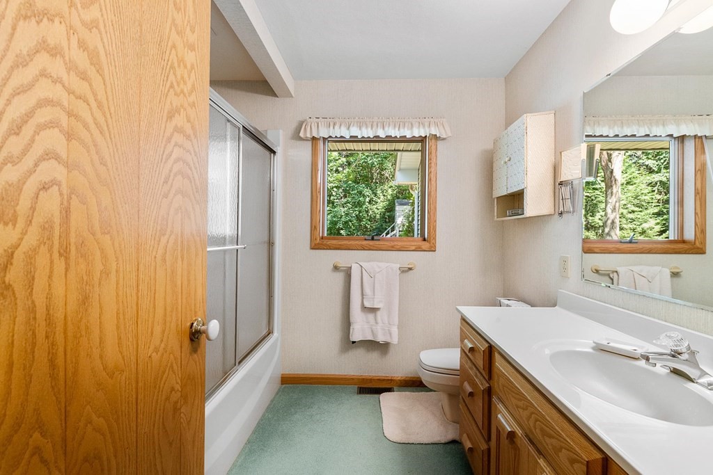 16 Meadowbrook Road Derry, NH 03038 - Photo 34 of 40