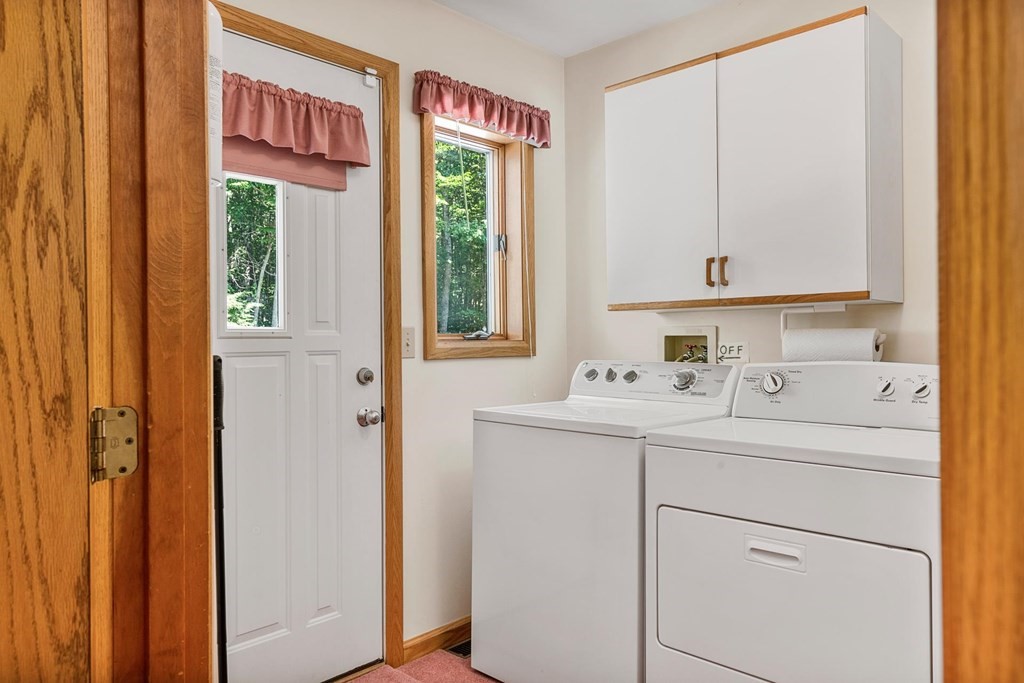 16 Meadowbrook Road Derry, NH 03038 - Photo 35 of 40