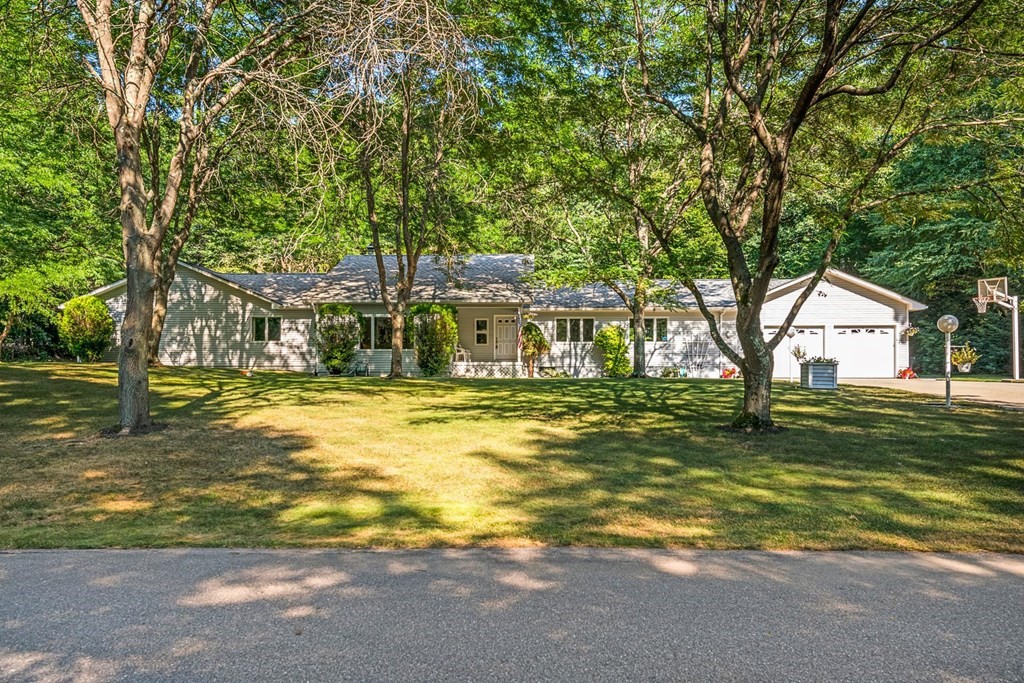 16 Meadowbrook Road Derry, NH 03038 - Photo 37 of 40