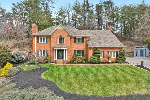 $799,950 | 6524 Fairway Estates Drive, Roanoke, VA 24018