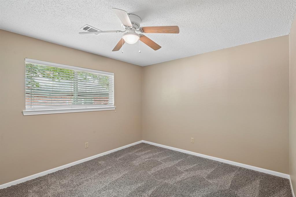 1707 Park Ridge Terrace Arlington, TX 76012 - Photo 19 of 40