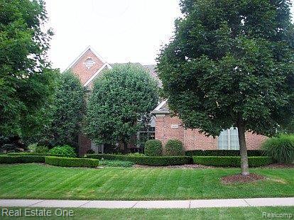 1080 Autumnview Drive Rochester, MI 48307 - Photo 1 of 20 1 Front