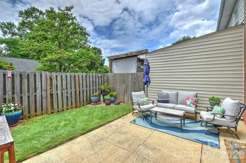 $300,000 | 8333 Knights Bridge Road, Charlotte, NC 28210
