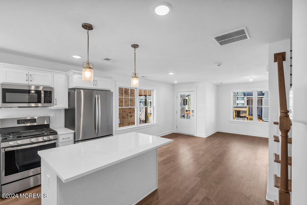 27 Shell Road Mantoloking, NJ 08738 - Photo 12 of 38 010_bjc06048