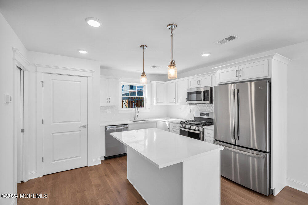 27 Shell Road Mantoloking, NJ 08738 - Photo 14 of 38 013_bjc06058