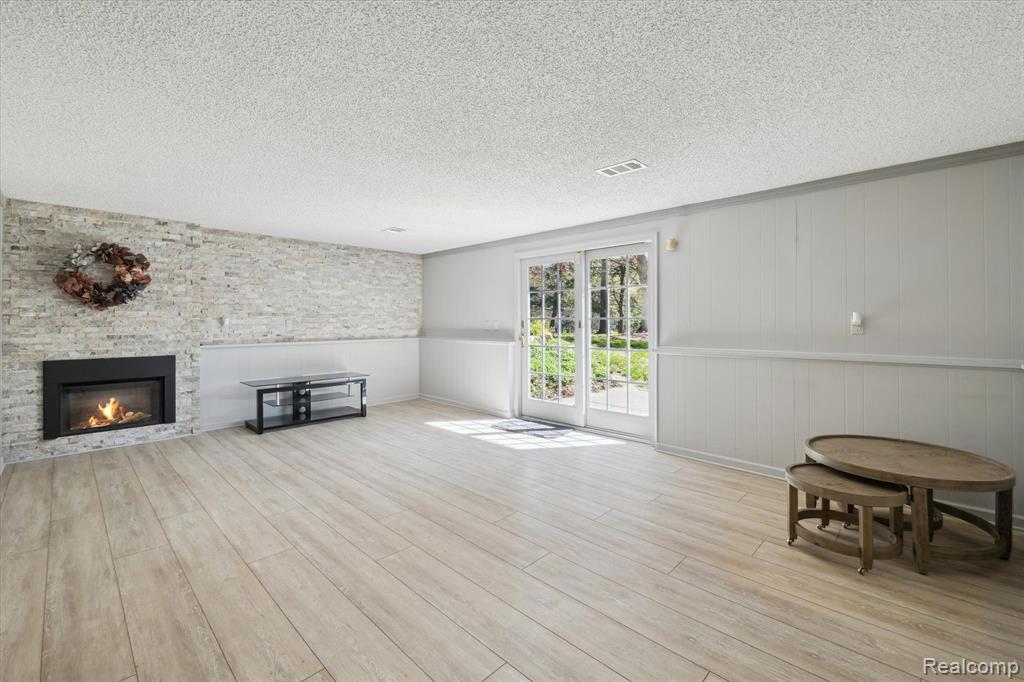 3958 Napier Road Canton, MI 48187 - Photo 15 of 48
