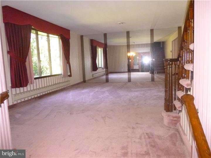 4751 Yates Road Bensalem, PA 19020 - Photo 8 of 25 Gallery Image 8
