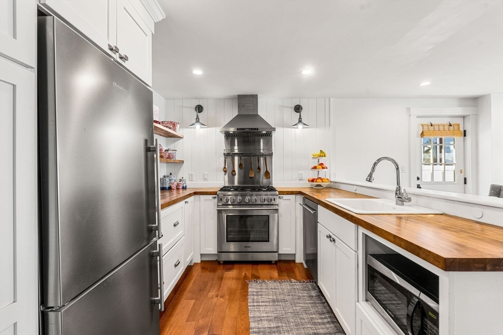 58 Lake Attitash Road Amesbury, MA 01913 - Photo 12 of 42