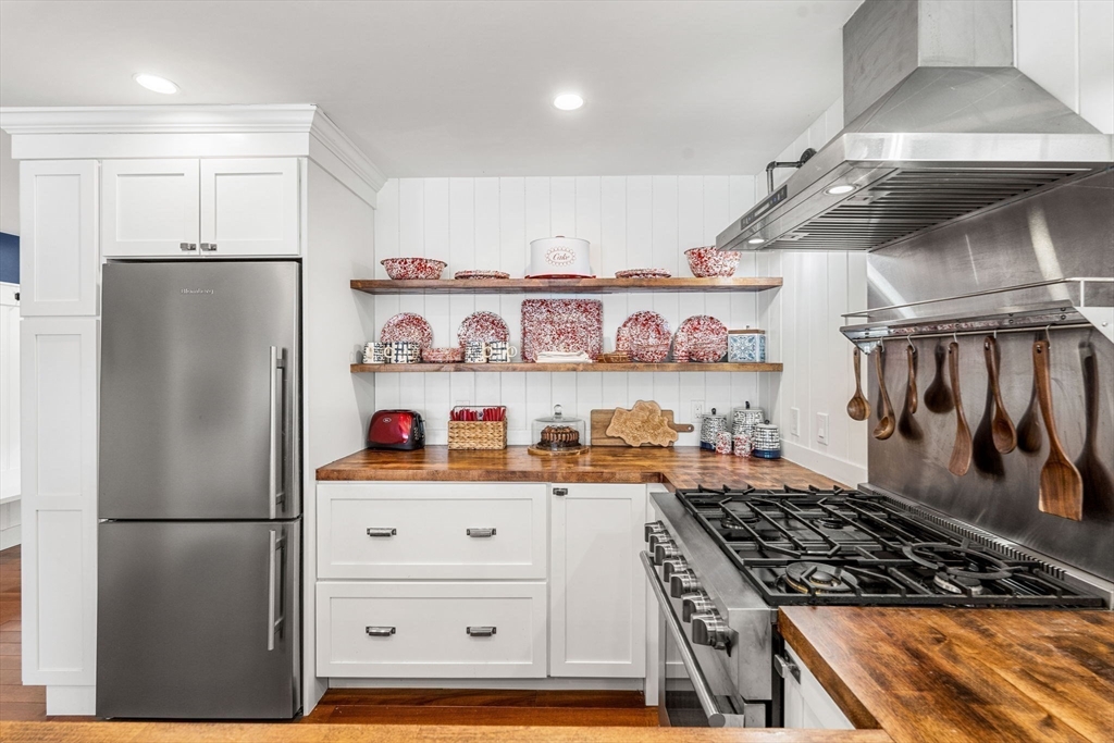 58 Lake Attitash Road Amesbury, MA 01913 - Photo 13 of 42
