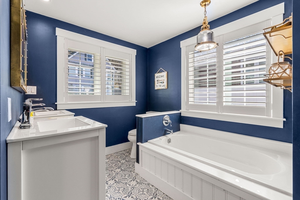 58 Lake Attitash Road Amesbury, MA 01913 - Photo 18 of 42