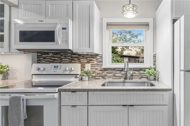 $590,000 | 51 Osceola Avenue, Narragansett, RI 02882