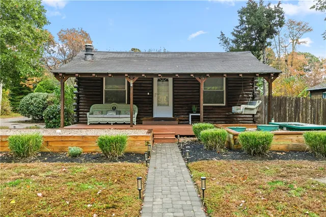 $590,000 | 51 Osceola Avenue, Narragansett, RI 02882