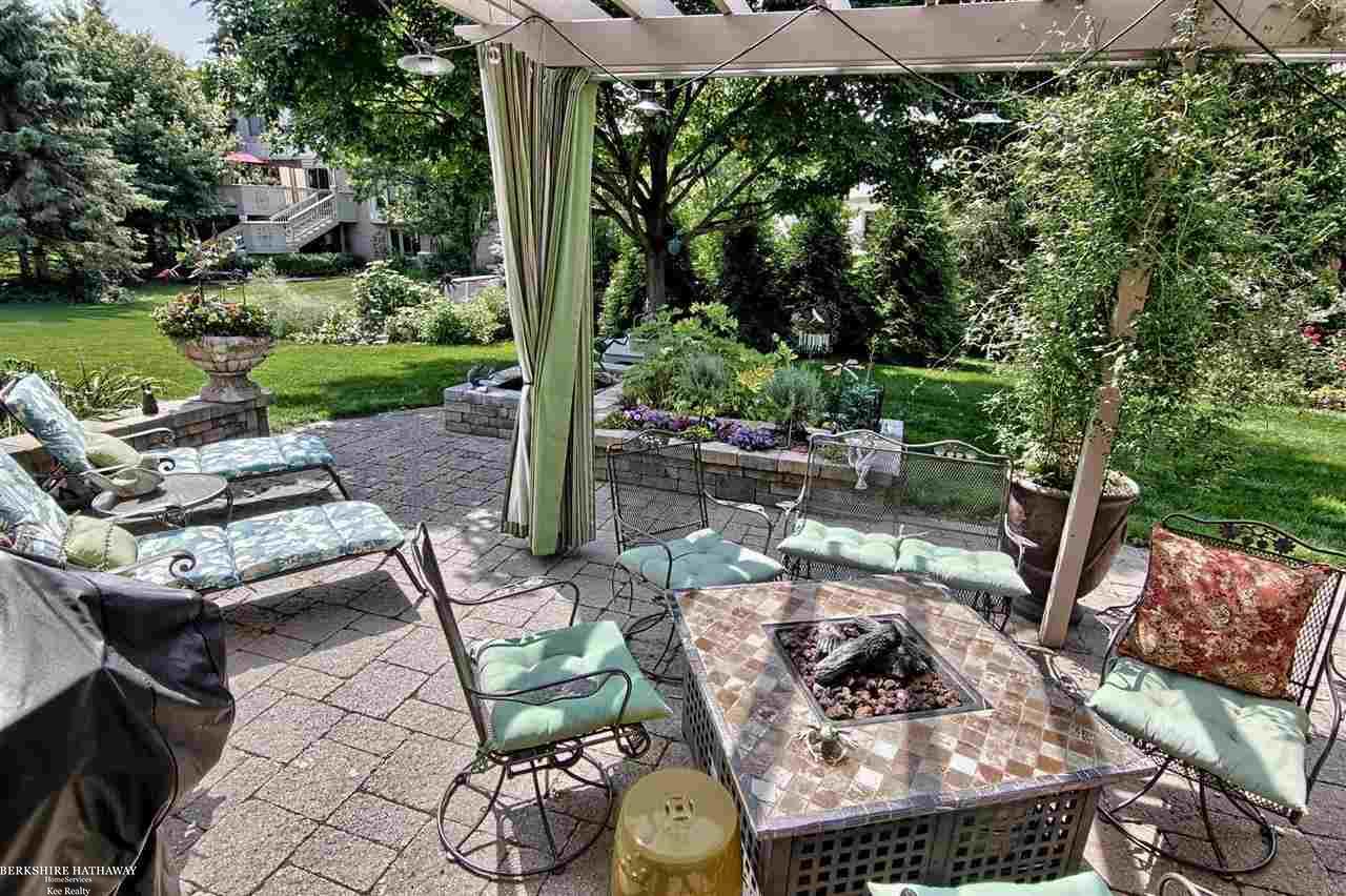 1749 Old Homestead Drive Rochester Hills, MI 48306 - Photo 9 of 43