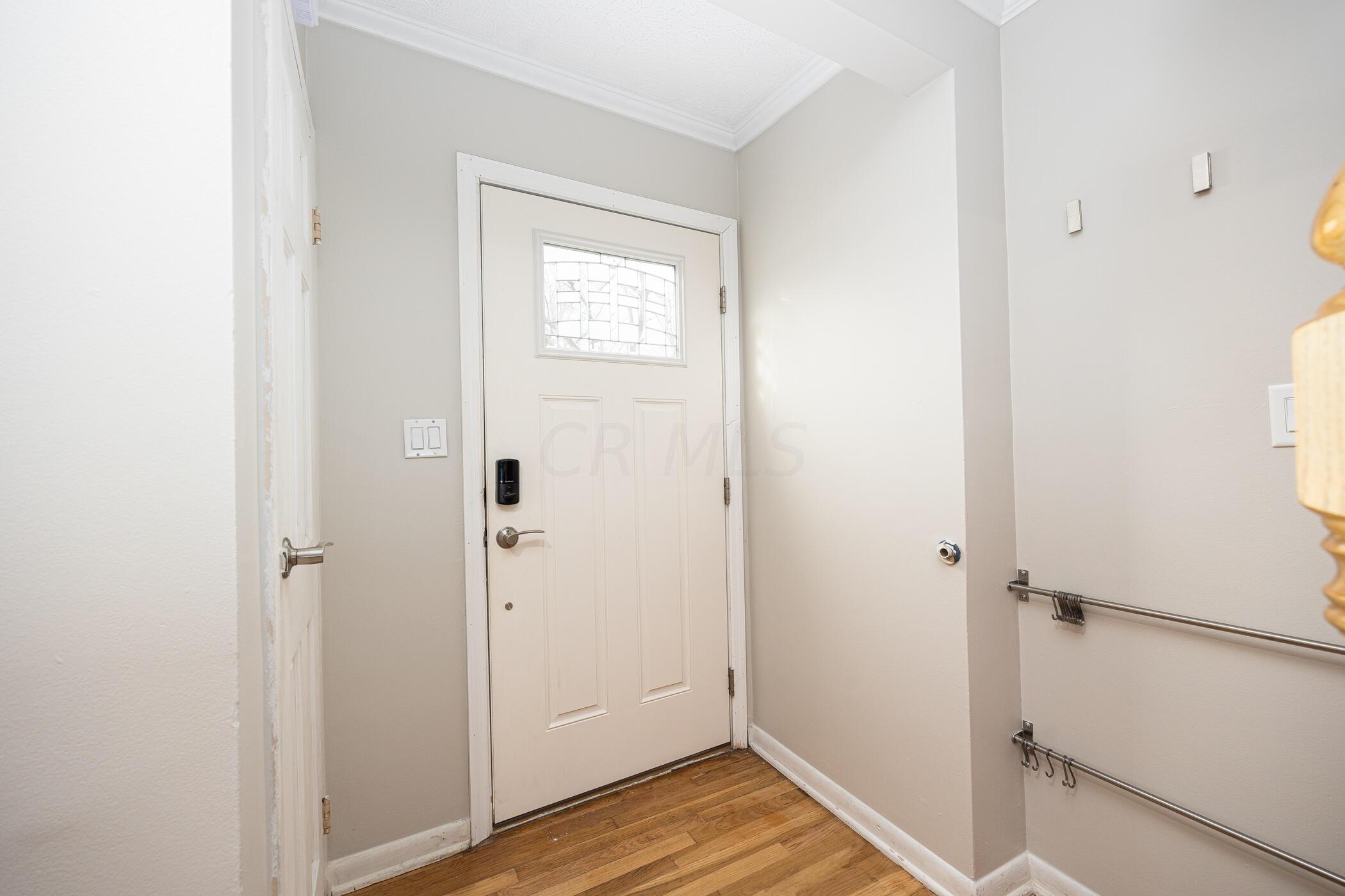 110 North Broadleigh Road Columbus, OH 43209 - Photo 4 of 45 110 N Broadleigh Av 008