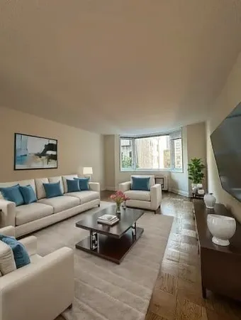 $4,750 | 400 East 71st Street, Unit 9V | Lenox Hill