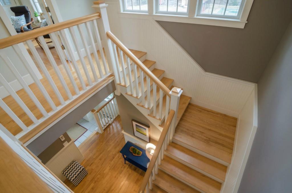 170 Grant Road Freeport, ME 04032 - Photo 22 of 33 Stiarcase