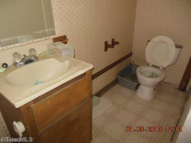 2111 Carolina Road Burlington, NC 27217 - Photo 7 of 9 Other Bath.