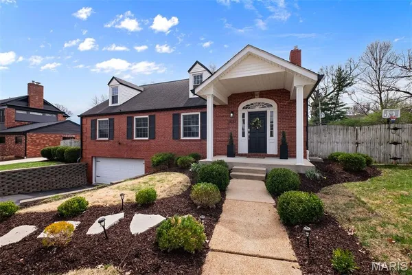 $739,900 | 8142 Amherst Avenue, University City, MO 63130