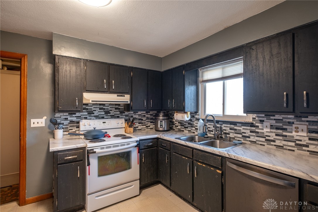 2583 Grange Hall Road Beavercreek, OH 45431 - Photo 9 of 24