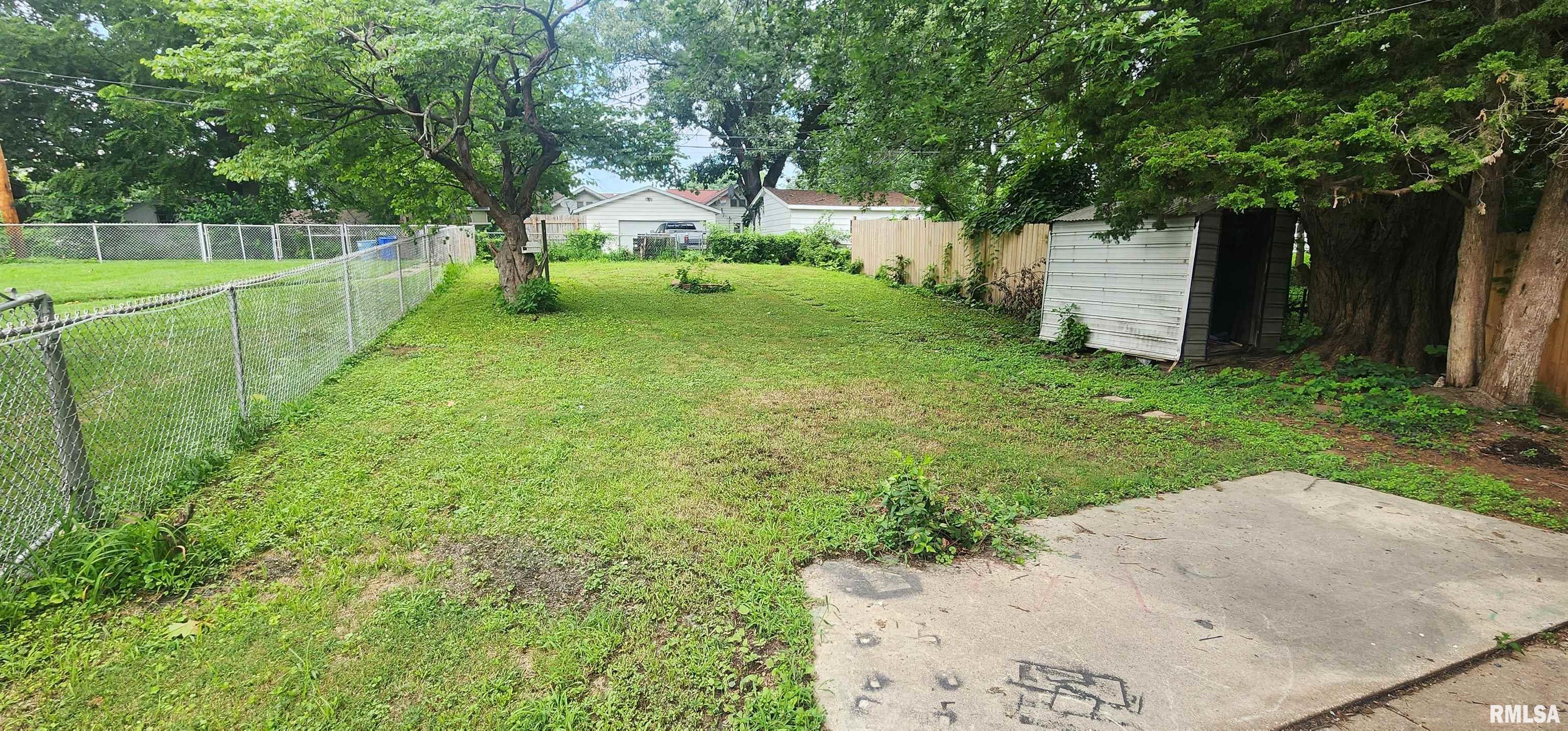 531 Wood Avenue Springfield, IL 62702 - Photo 3 of 24