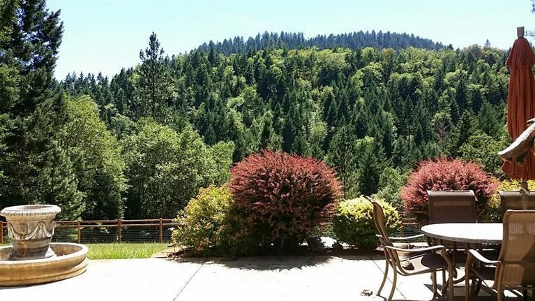405 Splendor Drive Grants Pass, OR 97543 - Photo 5 of 28 Additional Photo