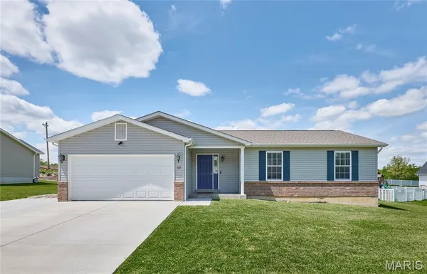 $325,000 | 121 Arundel Drive, Troy, MO 63379
