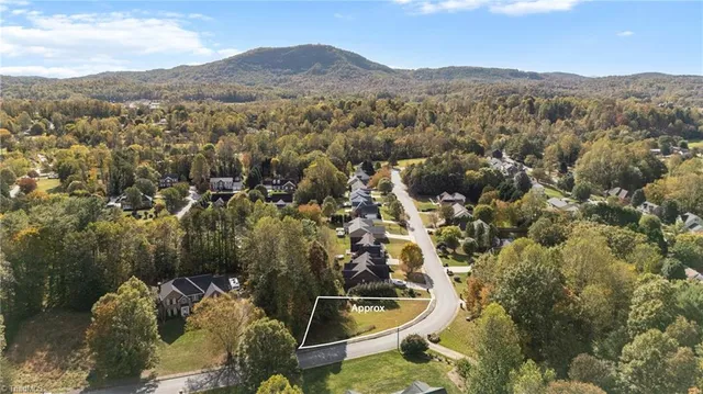 $30,000 | 924 Barrington Drive Northeast, Lenoir, NC 28645