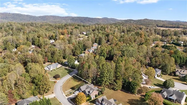 $30,000 | 924 Barrington Drive Northeast, Lenoir, NC 28645