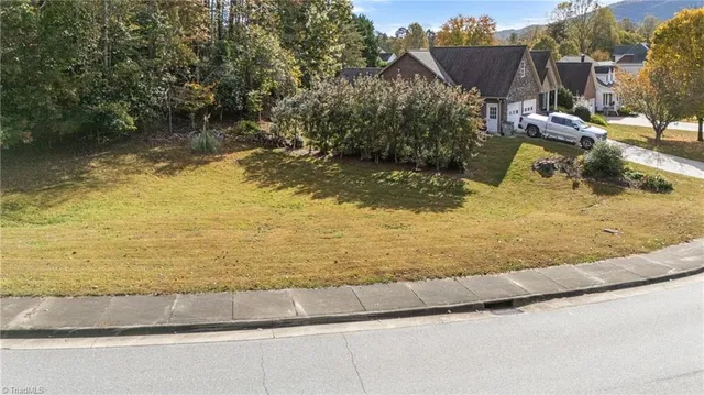 $30,000 | 924 Barrington Drive Northeast, Lenoir, NC 28645