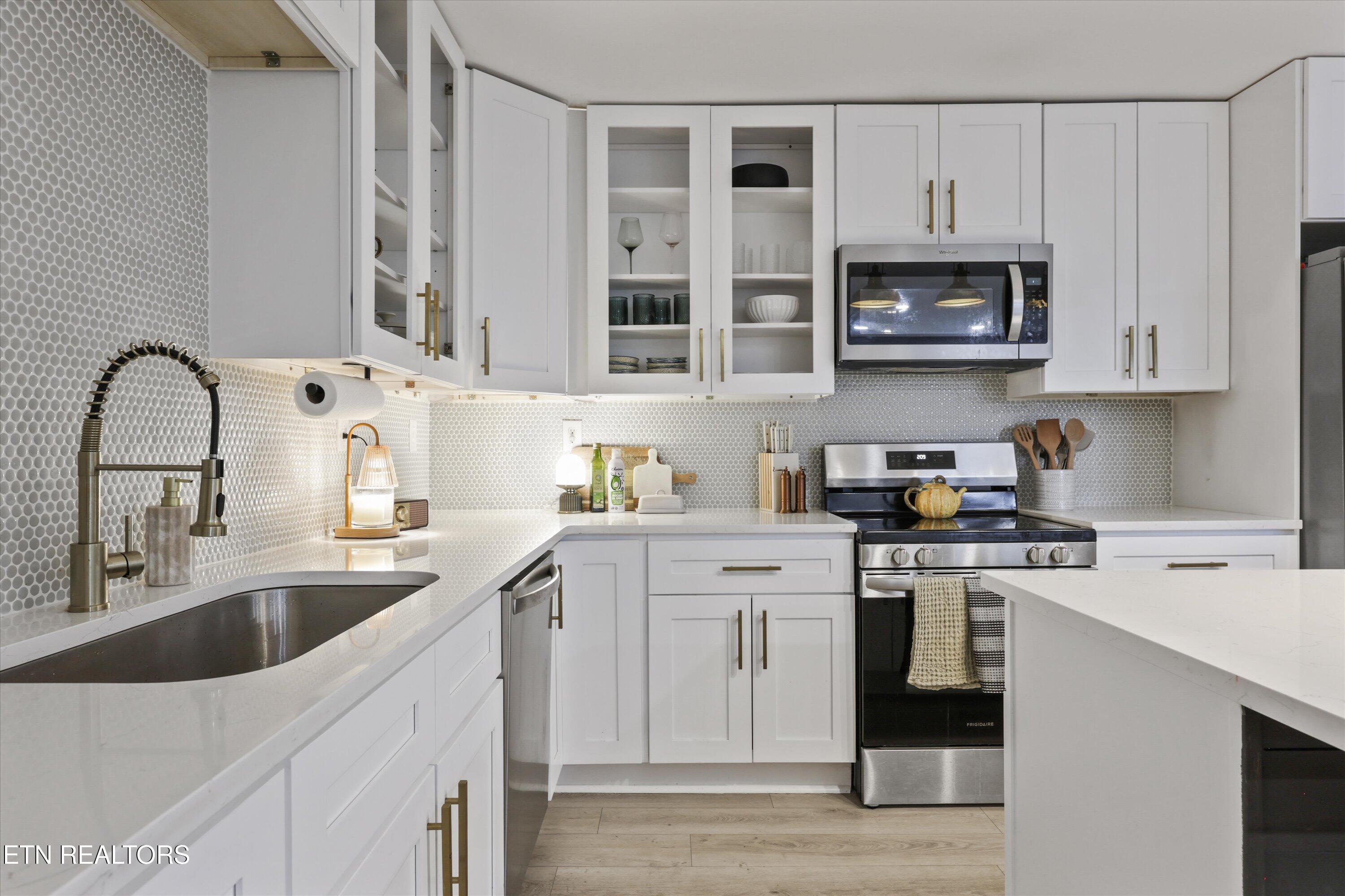 2597 River Road Kingston, TN 37763 - Photo 12 of 34 Kitchen