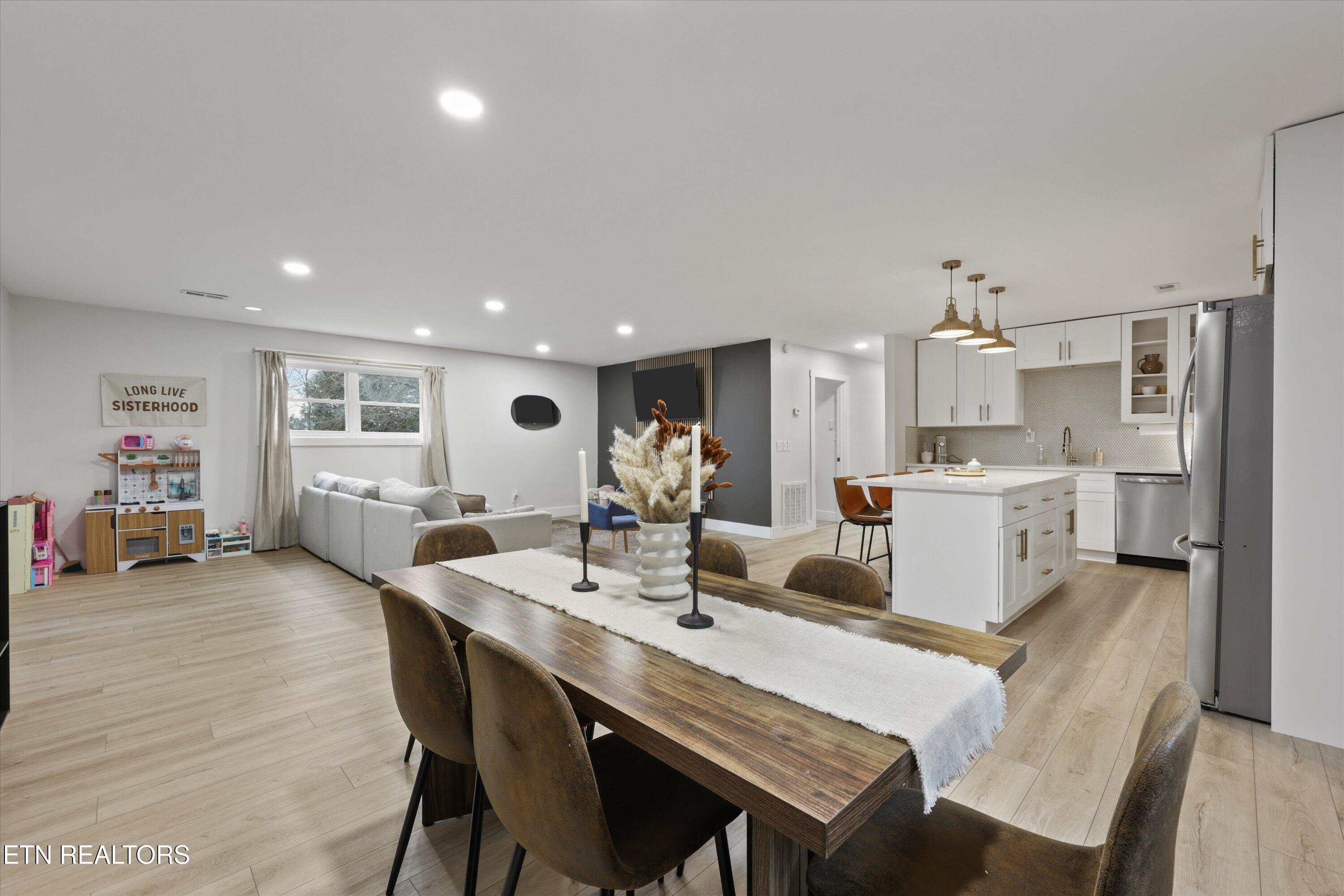 2597 River Road Kingston, TN 37763 - Photo 14 of 34 Dining Area