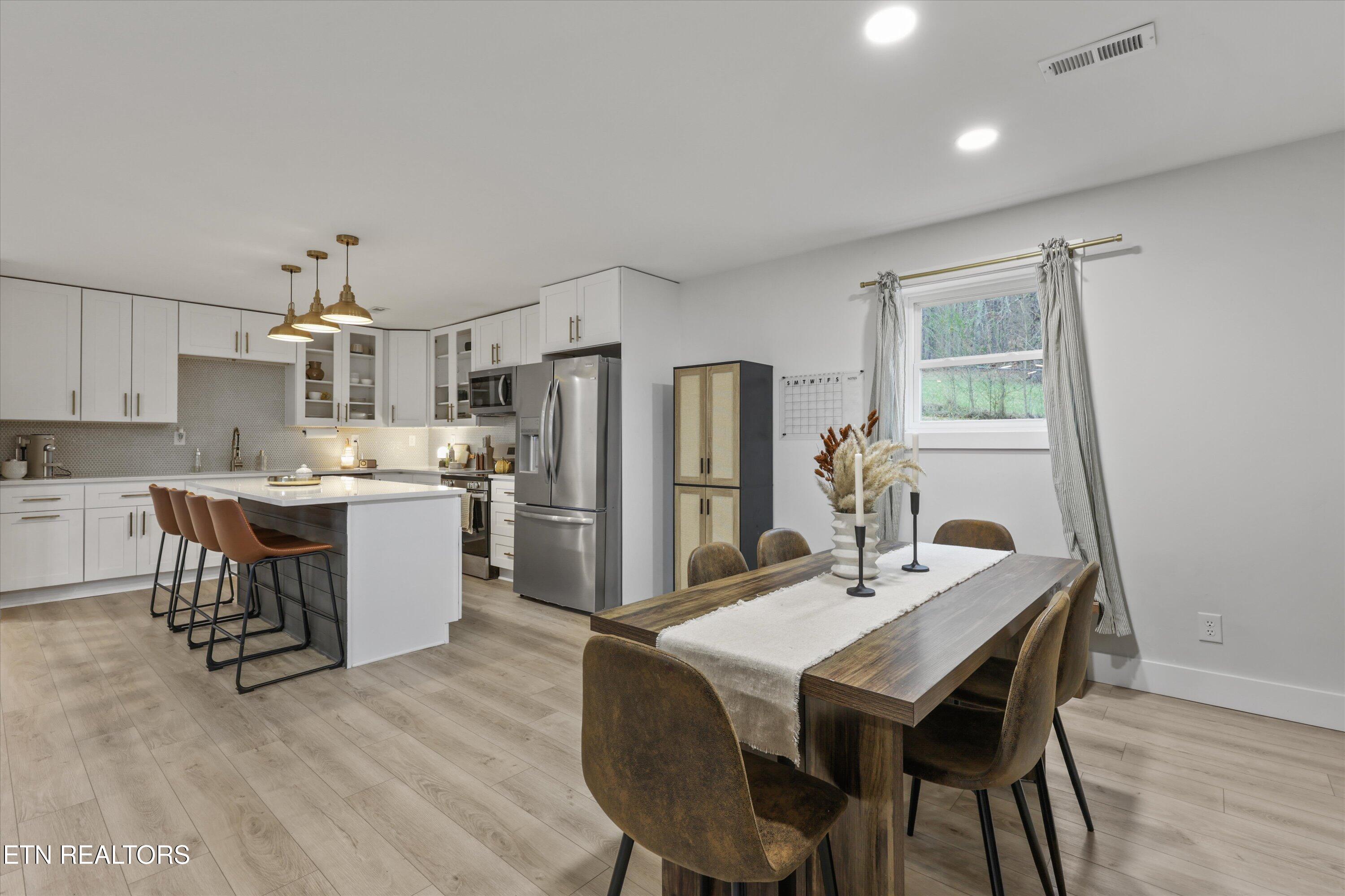 2597 River Road Kingston, TN 37763 - Photo 15 of 34 Dining Area