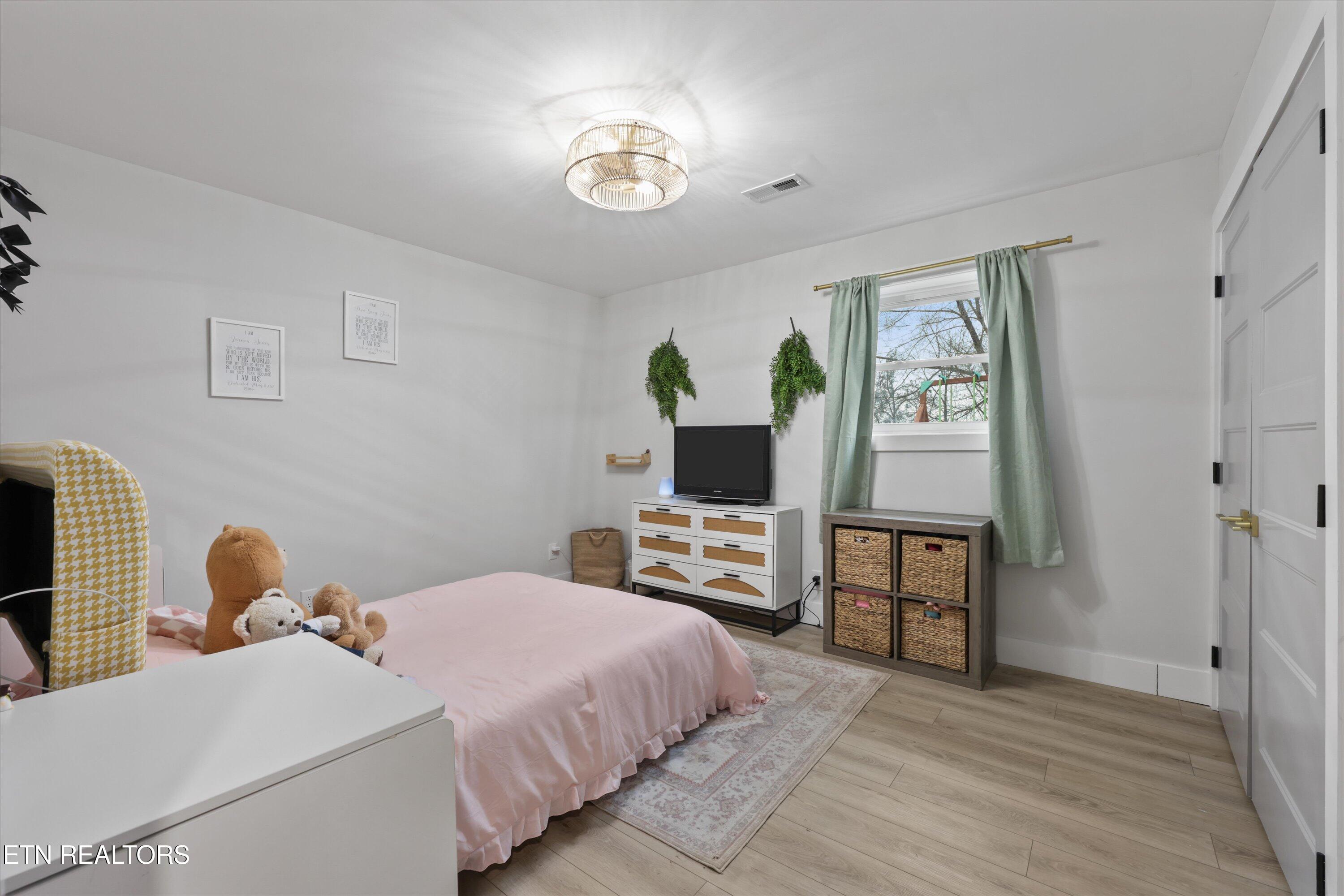 2597 River Road Kingston, TN 37763 - Photo 21 of 34 Bedroom 2