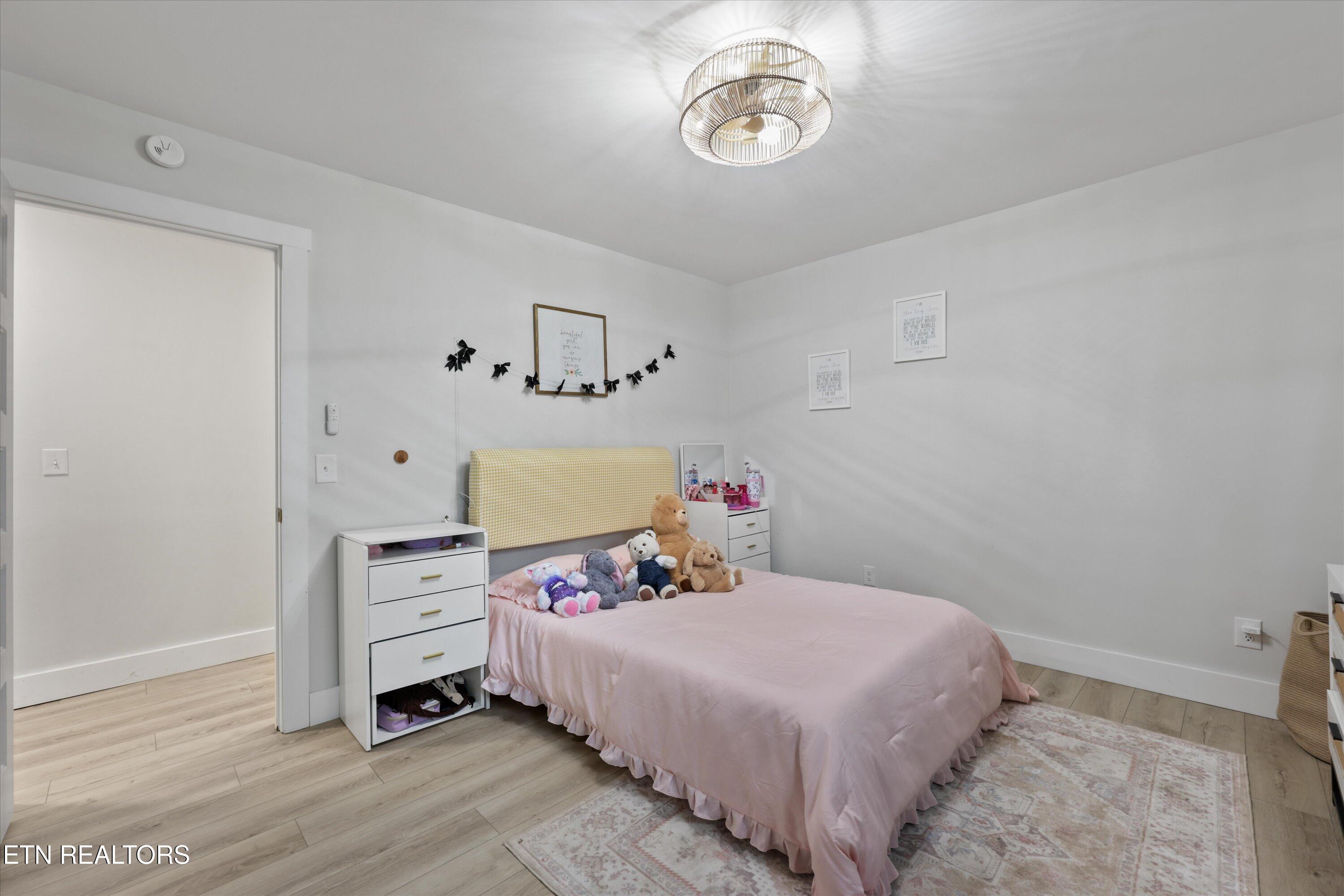 2597 River Road Kingston, TN 37763 - Photo 22 of 34 Bedroom 2