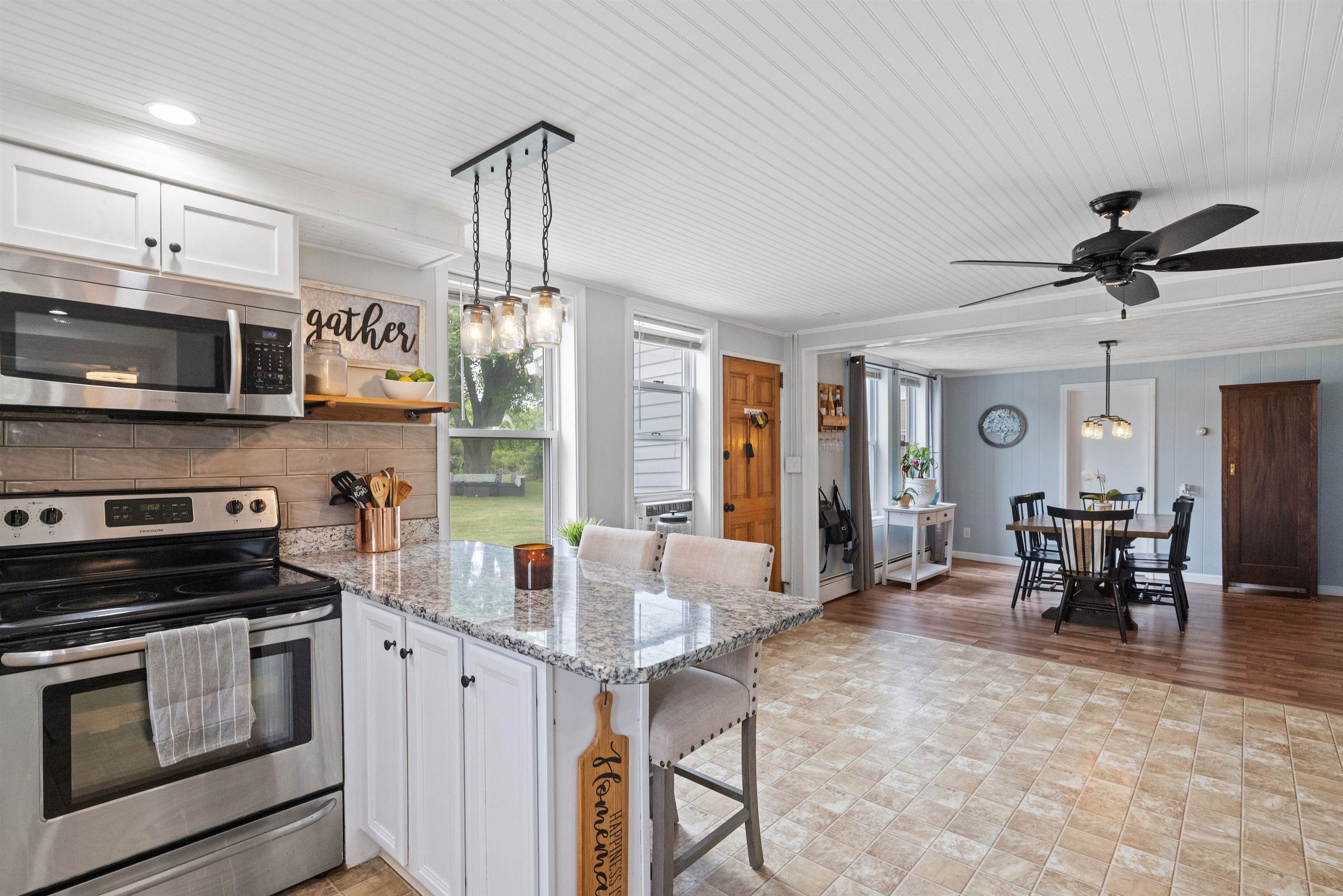 454 Island Pond Road Manchester, NH 03109 - Photo 8 of 23