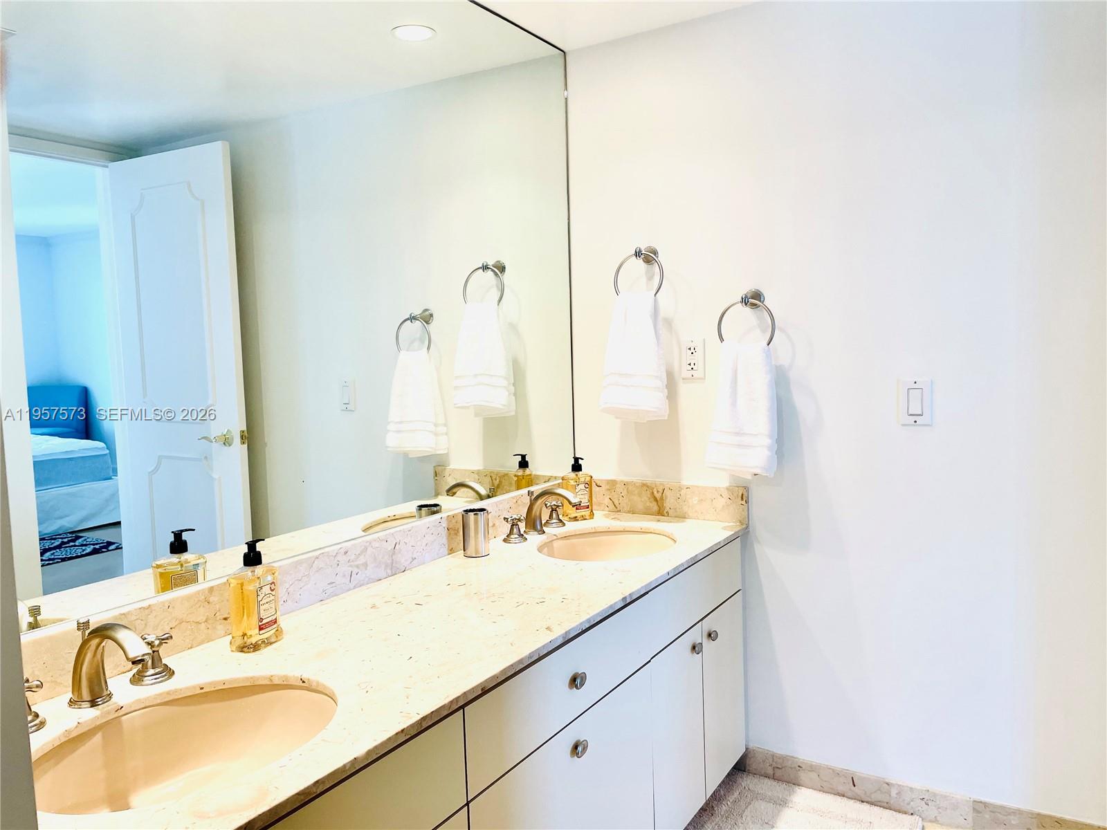 151 Southeast 15th Road, Unit 2503 Miami, FL 33131 - Photo 28 of 38