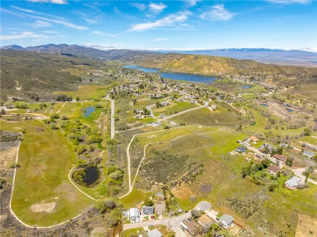 a view of an aerial view of residential houses with outdoor space