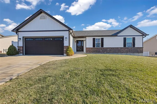 $345,000 | 90 Brookshire Creek Drive, Wentzville, MO 63385
