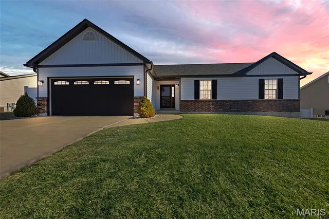 $345,000 | 90 Brookshire Creek Drive, Wentzville, MO 63385