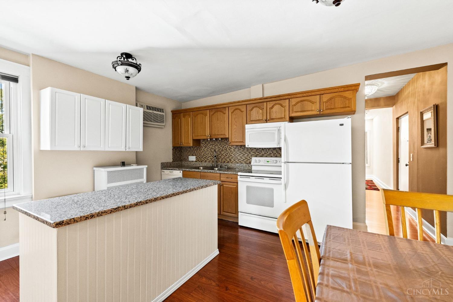 2138 Madison Road, Unit N Cincinnati, OH 45208 - Photo 15 of 34
