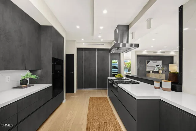 $2,835,000 | 1000 Avonoak Terrace, Glendale, CA 91206