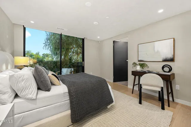 $2,835,000 | 1000 Avonoak Terrace, Glendale, CA 91206