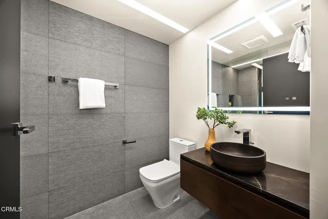 $2,835,000 | 1000 Avonoak Terrace, Glendale, CA 91206