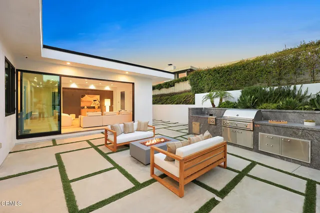 $2,835,000 | 1000 Avonoak Terrace, Glendale, CA 91206