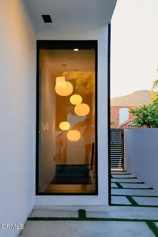 $2,835,000 | 1000 Avonoak Terrace, Glendale, CA 91206