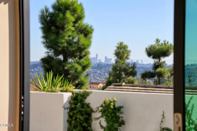 $2,835,000 | 1000 Avonoak Terrace, Glendale, CA 91206