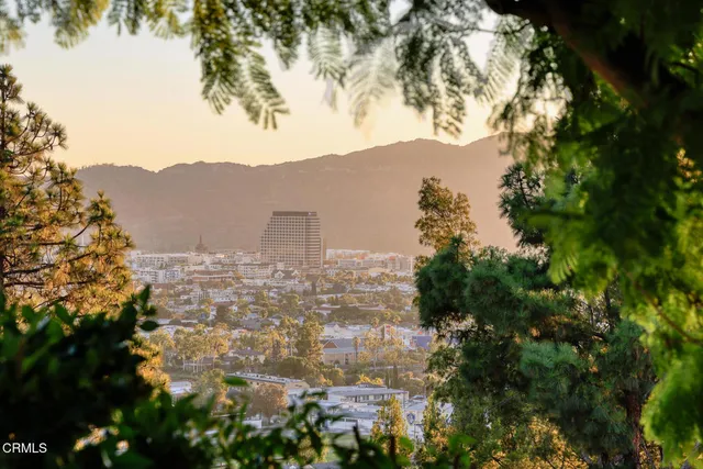 $2,835,000 | 1000 Avonoak Terrace, Glendale, CA 91206