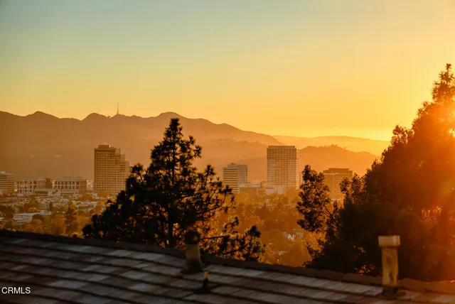 $2,835,000 | 1000 Avonoak Terrace, Glendale, CA 91206